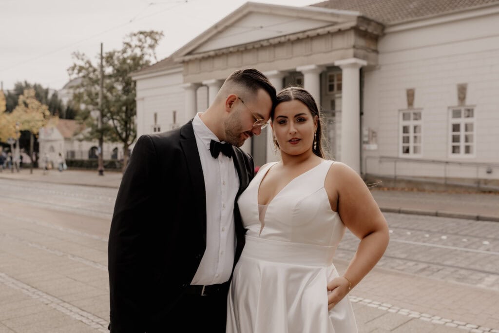 Verliebtes Brautpaar bei Insposhooting in Bremen, Miriam Weimer fotografiert.